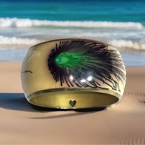 Vtg Peacock Feather Brass & Enamel Bangle Bracelet 1960s Chunky Boho Beige